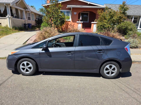 2012 Toyota Prius Two