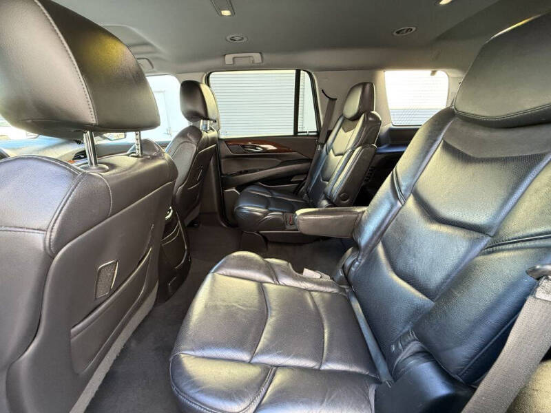 2018 Cadillac Escalade Standard