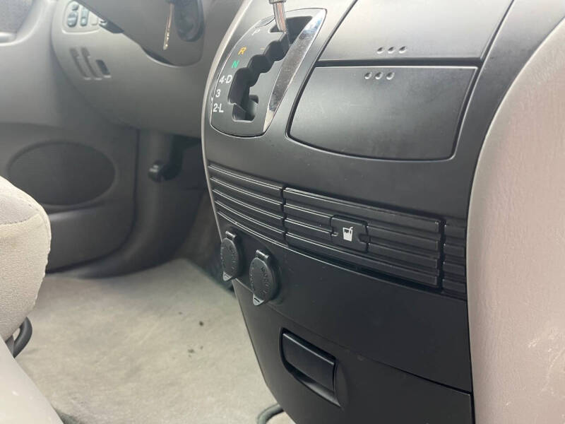 2006 Toyota Sienna LE 7 Passenger