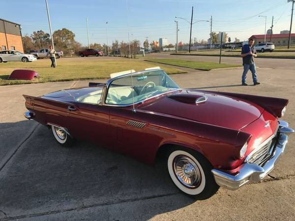 1957 Ford Thunderbird