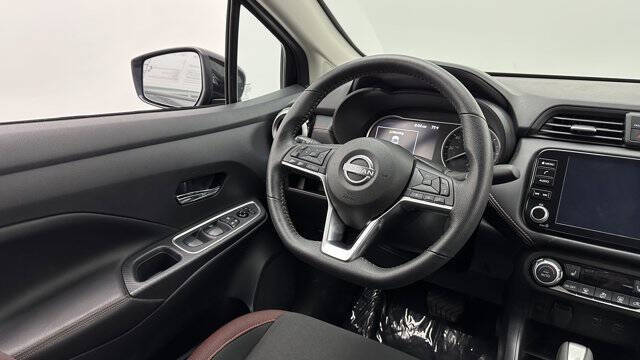 2025 Nissan Versa SR
