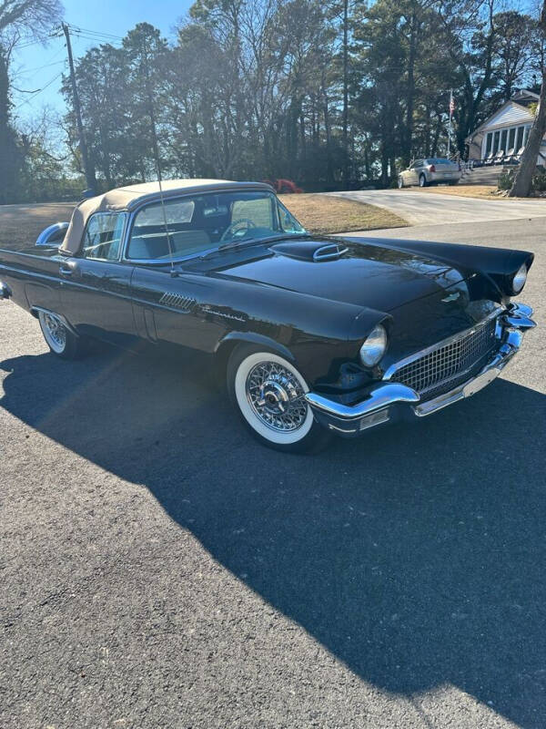1957 Ford Thunderbird