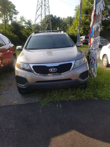 2011 Kia Sorento for sale at FIVE FRIENDS AUTO in Wilmington DE