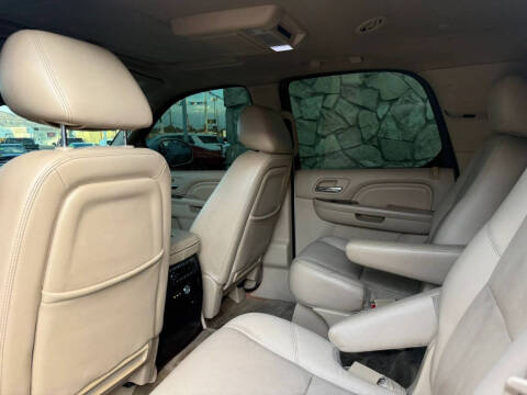 2012 Cadillac Escalade Luxury