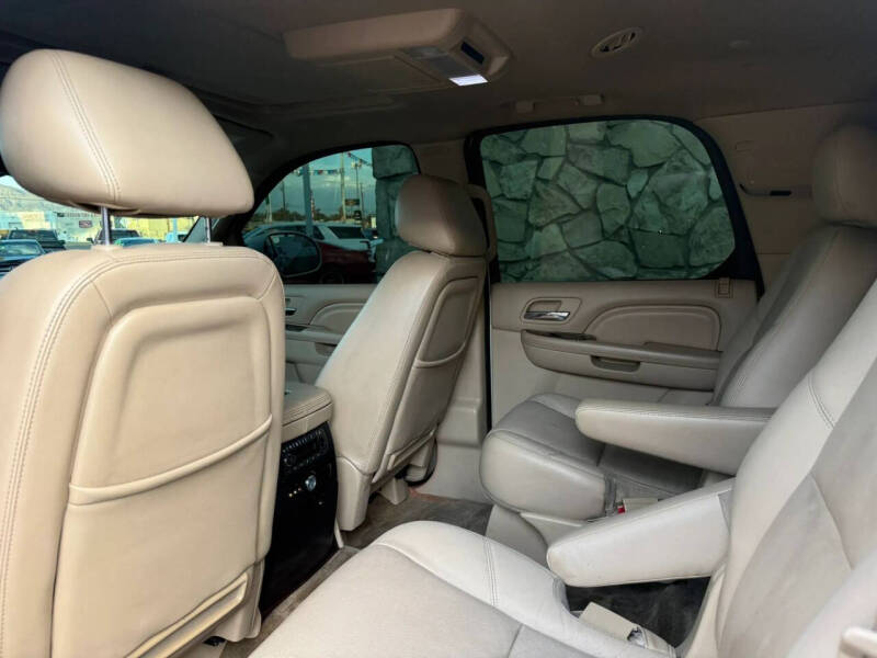2012 Cadillac Escalade Luxury
