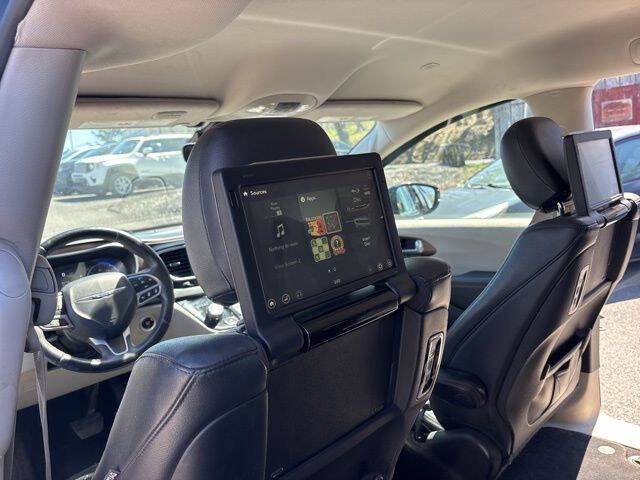 2017 Chrysler Pacifica Touring-L Plus