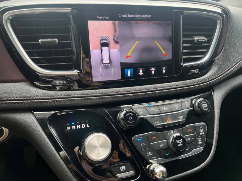 2020 Chrysler Pacifica Limited 35th Anniversary