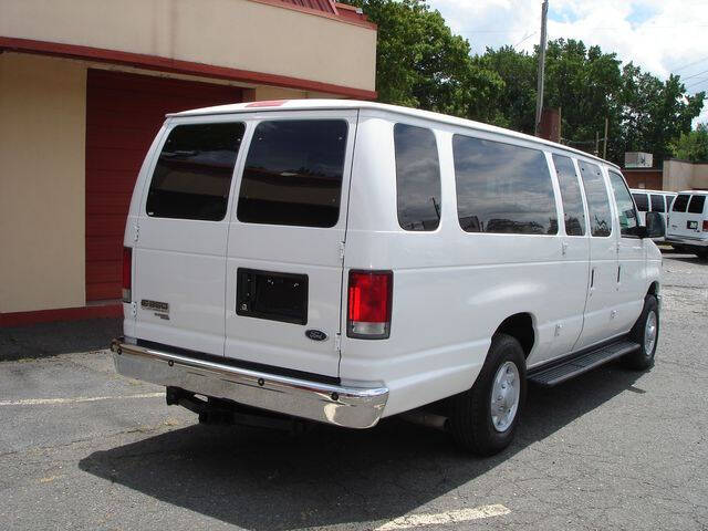 2008 Ford E-Series E-350 SD XLT