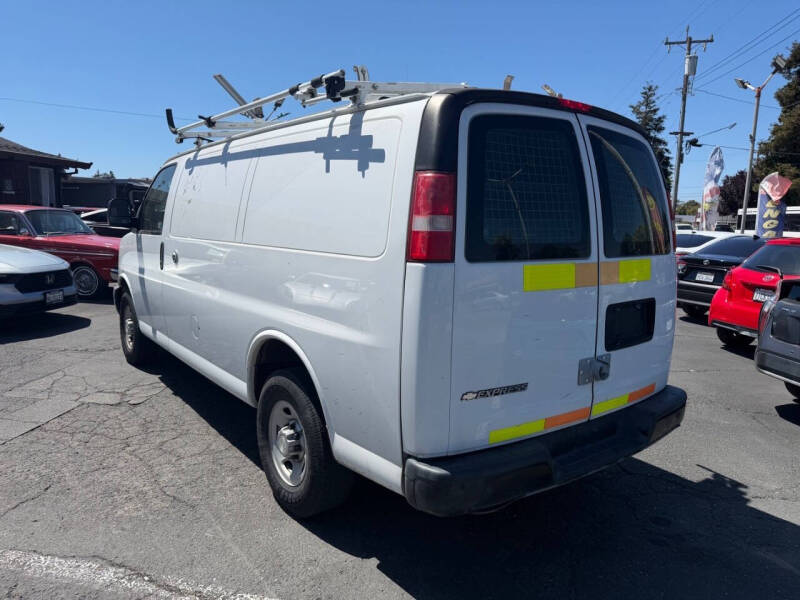 2017 Chevrolet Express 2500
