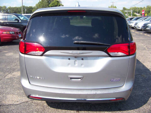 2017 Chrysler Pacifica Touring