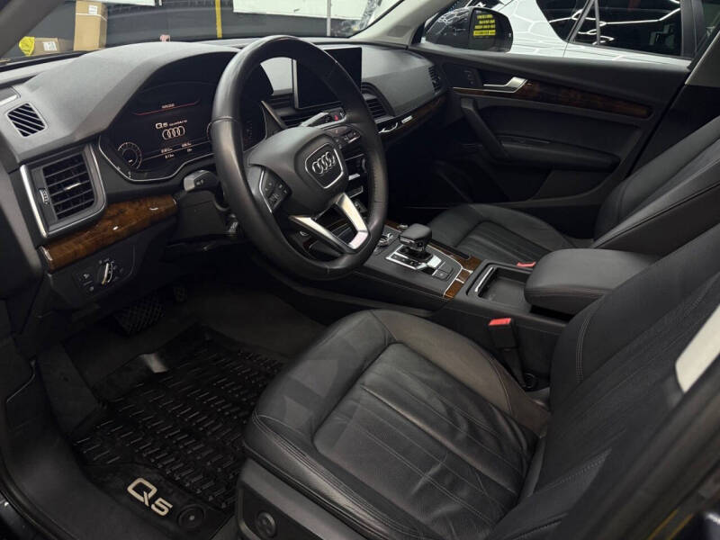 2018 Audi Q5 2.0T quattro Premium Plus