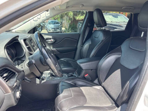 2019 Jeep Cherokee Latitude Plus