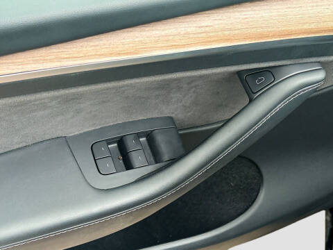 2025 Tesla Model Y Long Range
