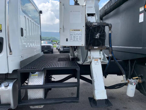2015 Freightliner M2 106