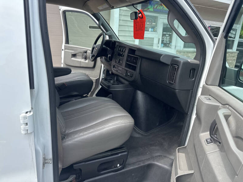 2017 Chevrolet Express LS 2500