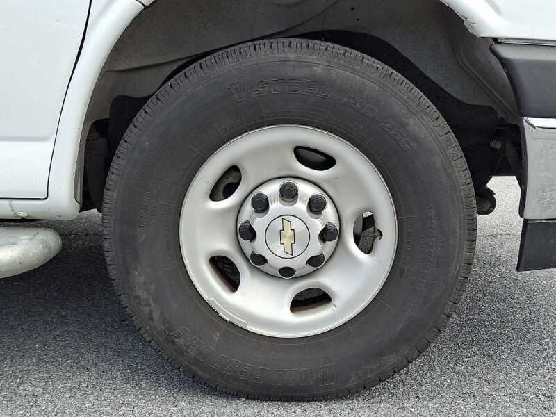 2024 Chevrolet Express 2500