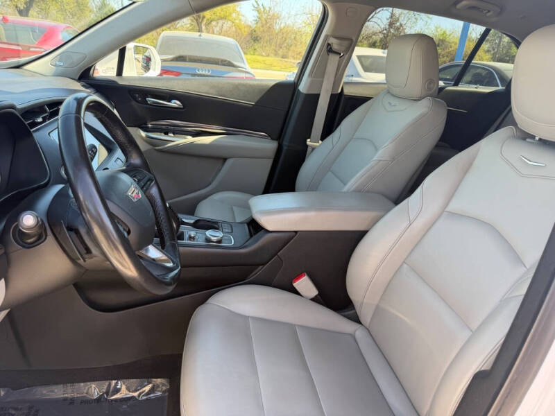 2019 Cadillac XT4 Luxury