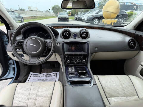 2012 Jaguar XJ