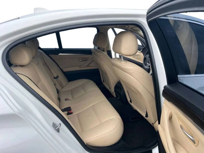 2016 BMW 5 Series 528i