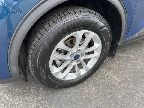 2020 Ford Escape SE
