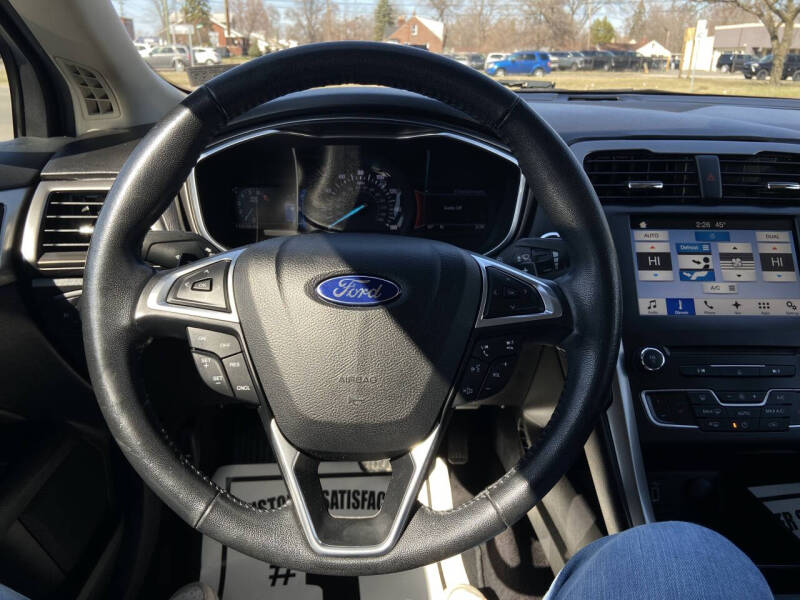 2017 Ford Fusion SE