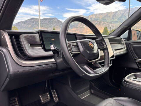 2024 Rivian R1S Adventure