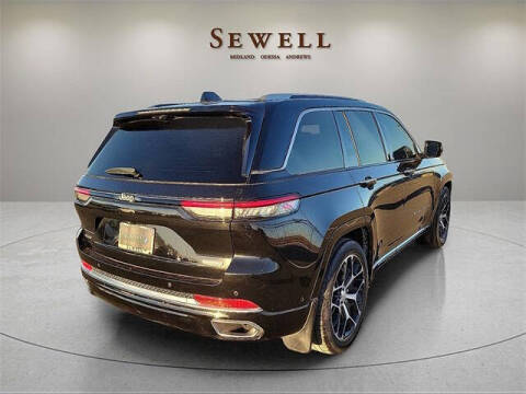 2023 Jeep Grand Cherokee Summit