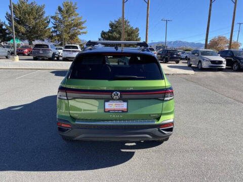 2025 Volkswagen Taos SE Black 4Motion