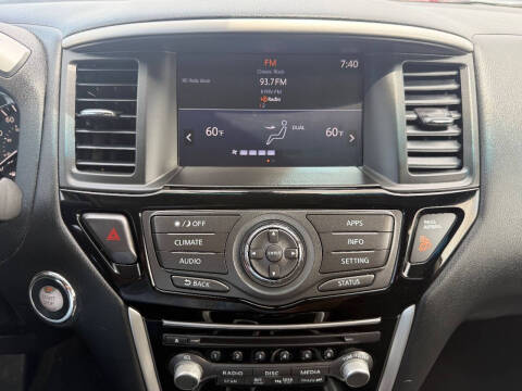 2018 Nissan Pathfinder SV