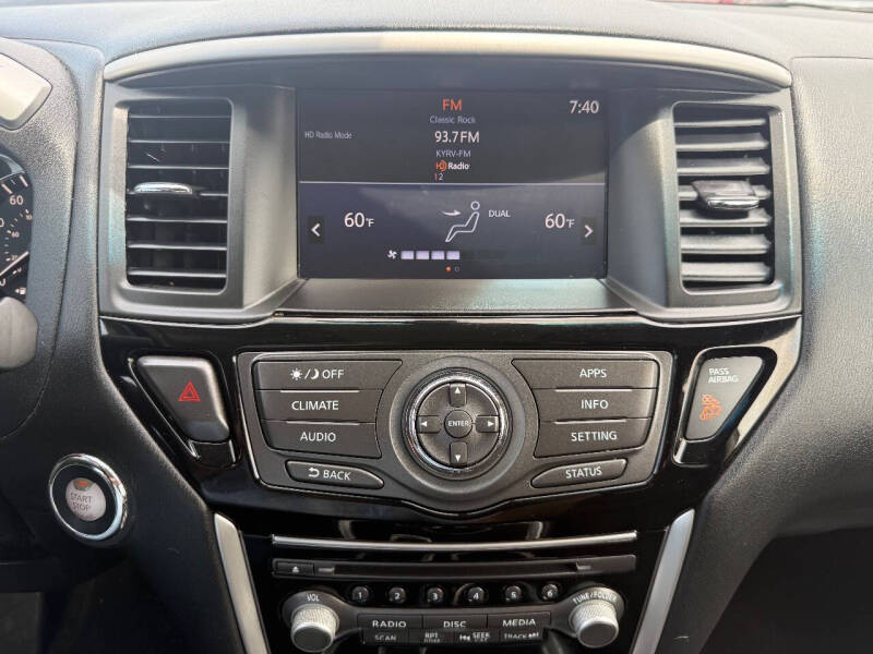 2018 Nissan Pathfinder SV