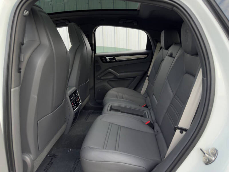 2023 Porsche Cayenne E-Hybrid Coupe