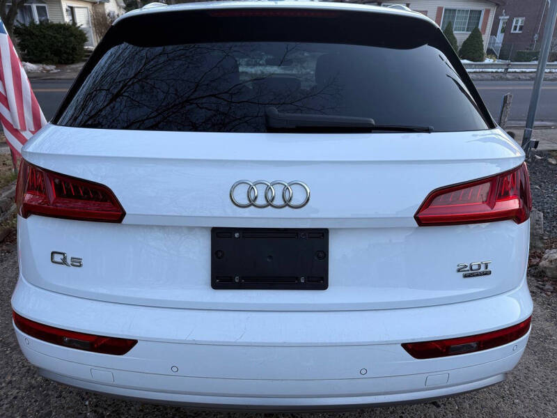 2018 Audi Q5 2.0T quattro Premium Plus