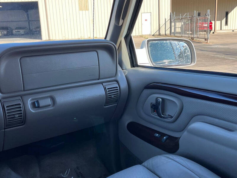 2000 Cadillac Escalade