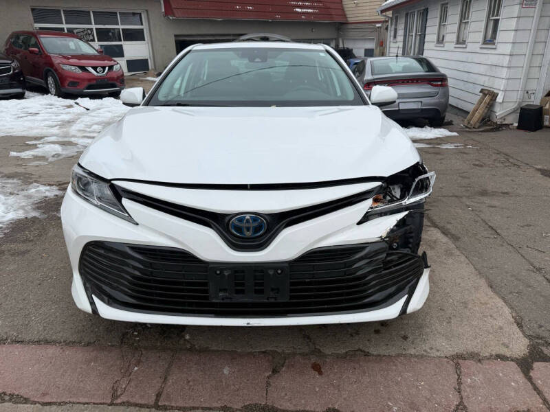 2019 Toyota Camry Hybrid LE