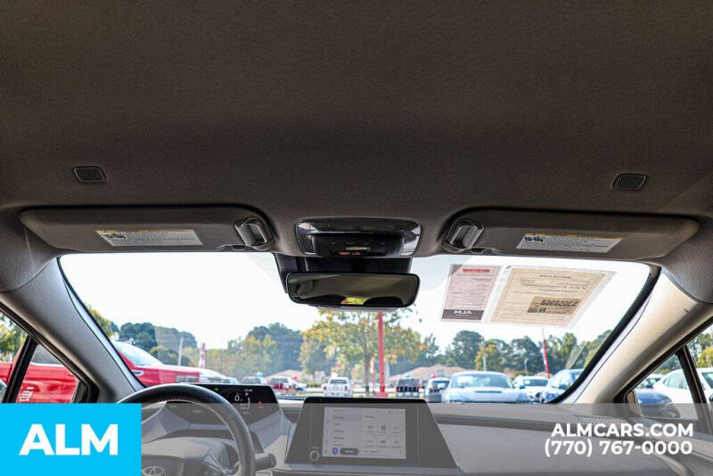 2025 Toyota Prius XLE