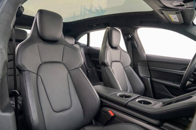 2023 Porsche Taycan 35