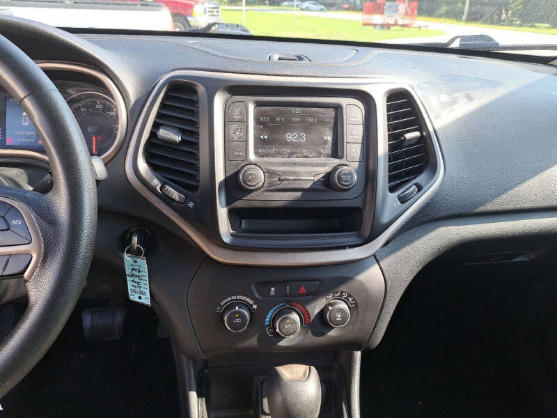 2016 Jeep Cherokee Sport