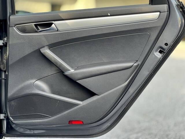 2018 Volkswagen Passat 2.0T R-Line