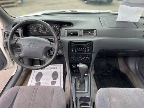 2001 Toyota Camry LE