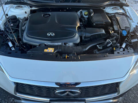 2018 Infiniti QX30 Luxury