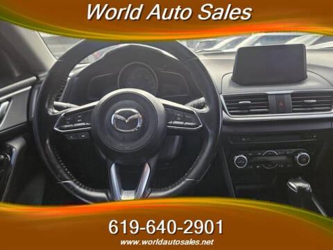 2018 Mazda MAZDA3 Touring