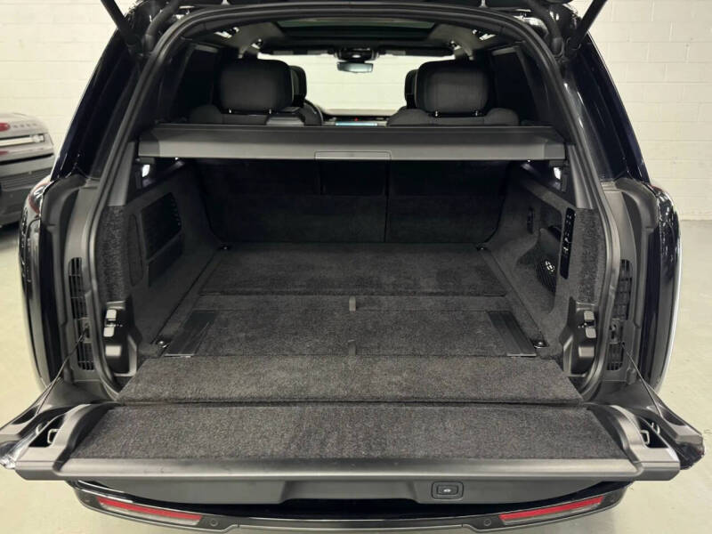 2023 Land Rover Range Rover P530 SV LWB