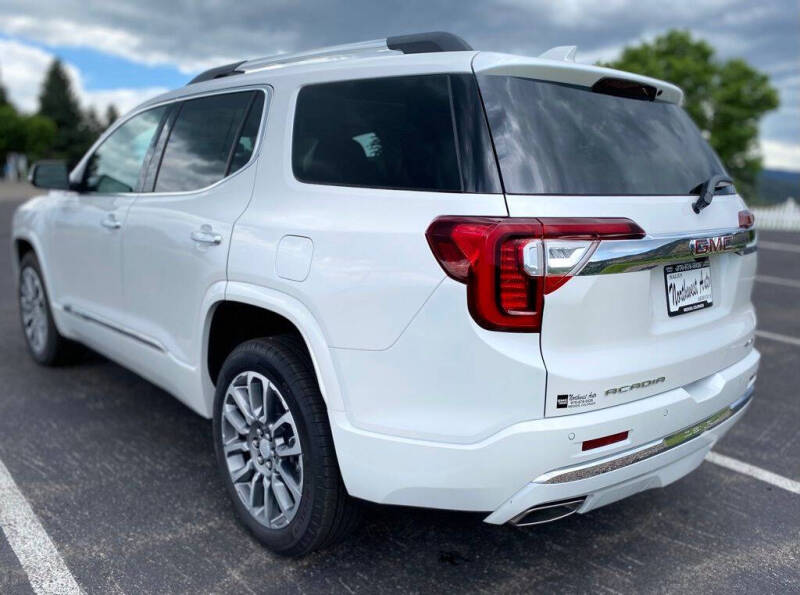 2023 GMC Acadia Denali