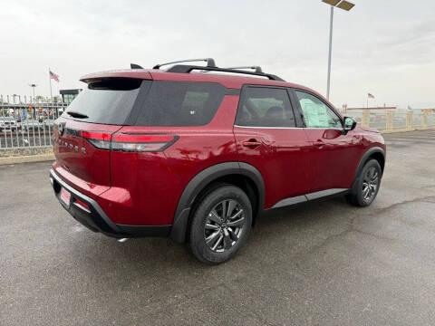 2026 Nissan Pathfinder SV