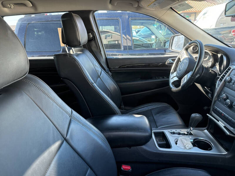 Image 6 of 2013 Jeep Grand Cherokee Laredo
