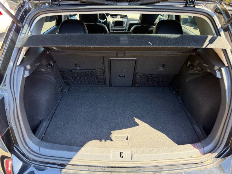 2017 Volkswagen Golf TSI S