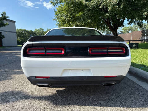 2022 Dodge Challenger SXT