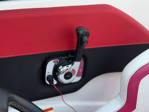 2013 Four Winns 200H