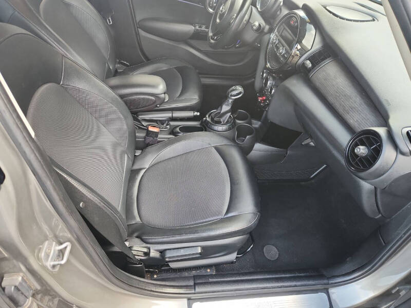 2016 MINI Hardtop 4 Door Cooper