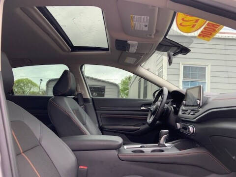 2022 Nissan Altima 2.0 SR